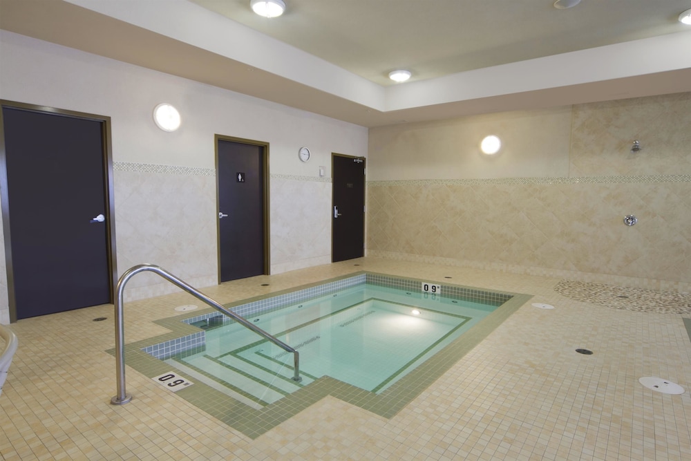 Best Western Plus Sherwood Park Inn and Suites 35/59