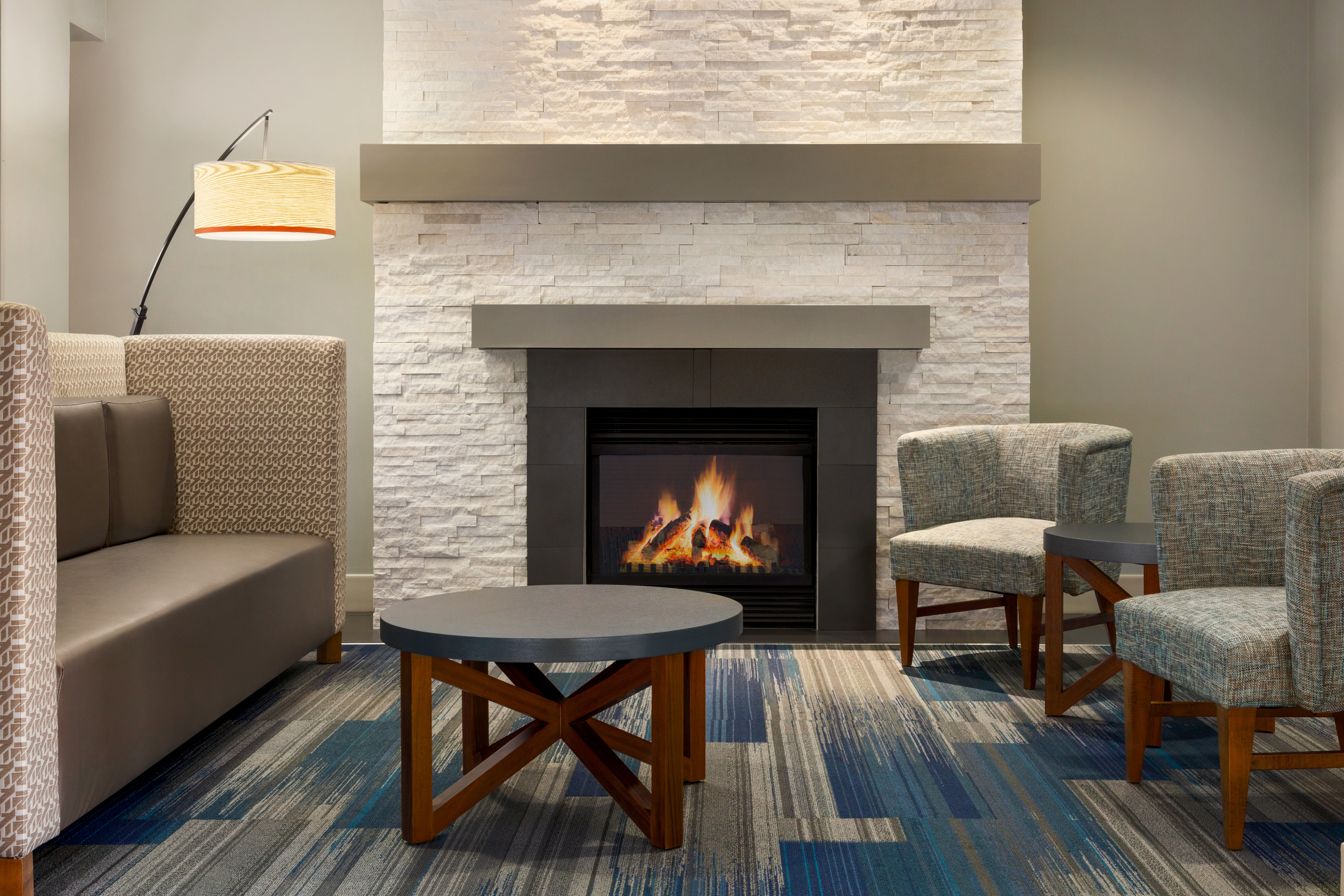 Holiday Inn Express Suites Philadelphia Mt Laurel 37/54