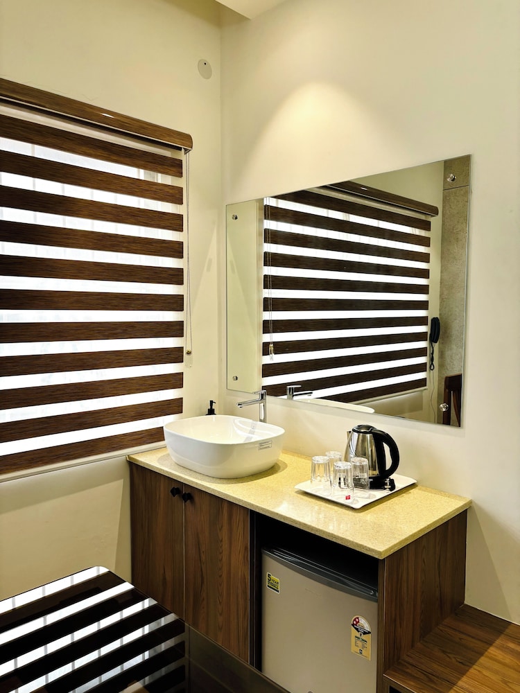 Hotel Citywalk Residency 49/50