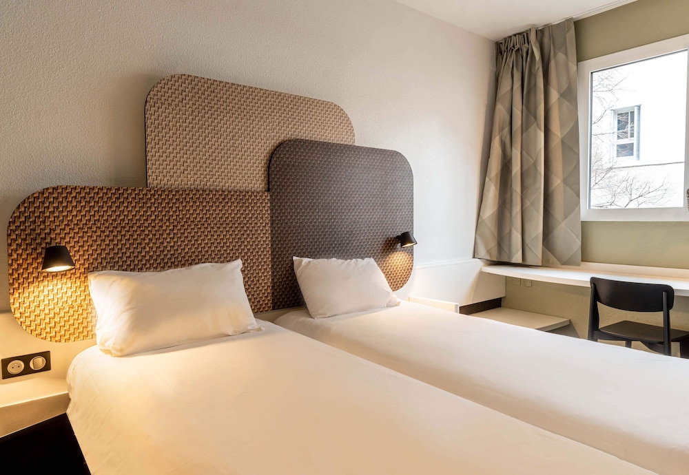 Room, Twin Beds