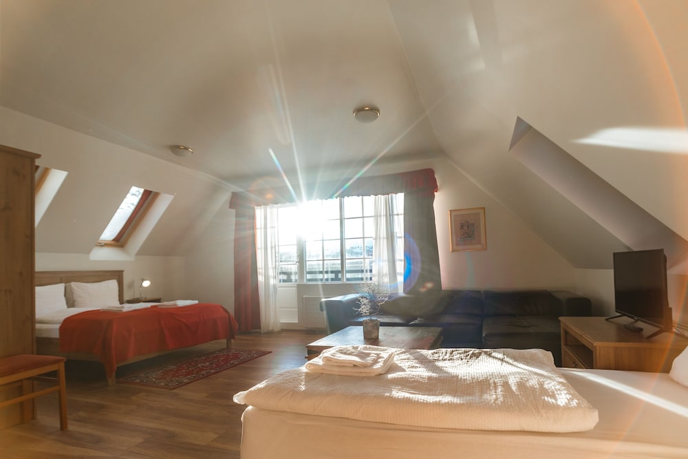 Laxnes Hotel 45/63