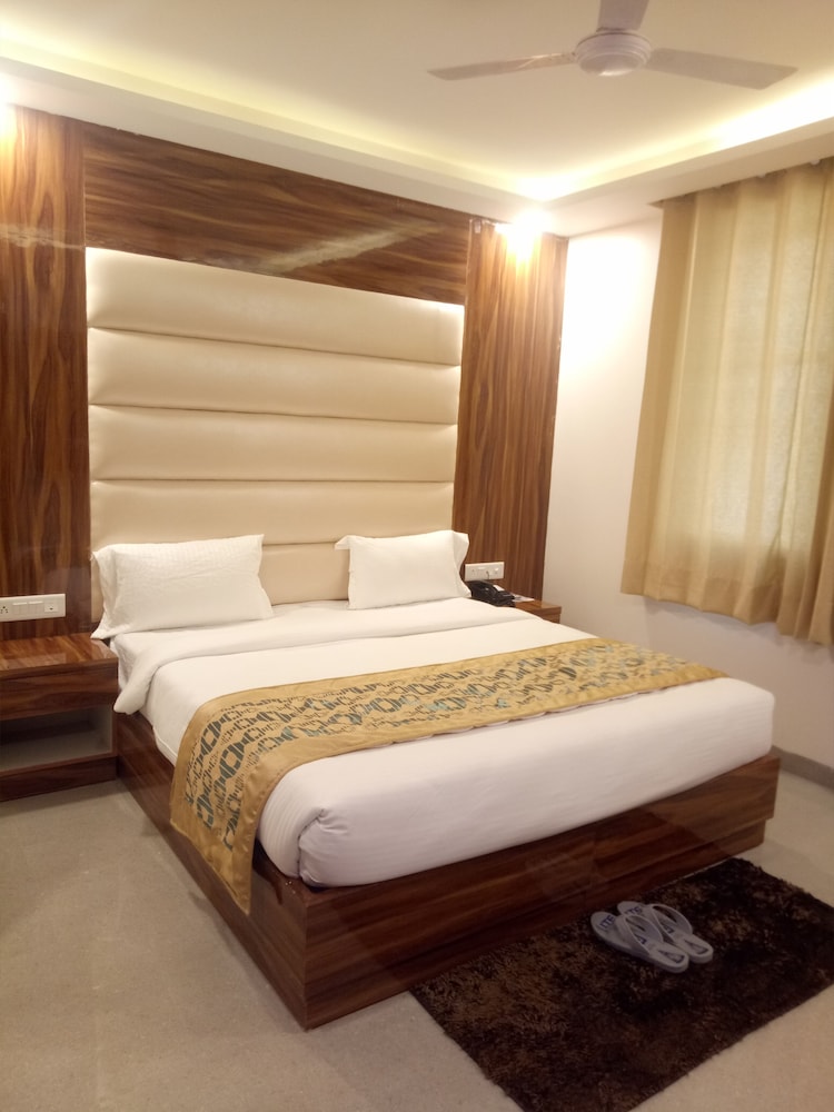 Olivia Hotels 30/61