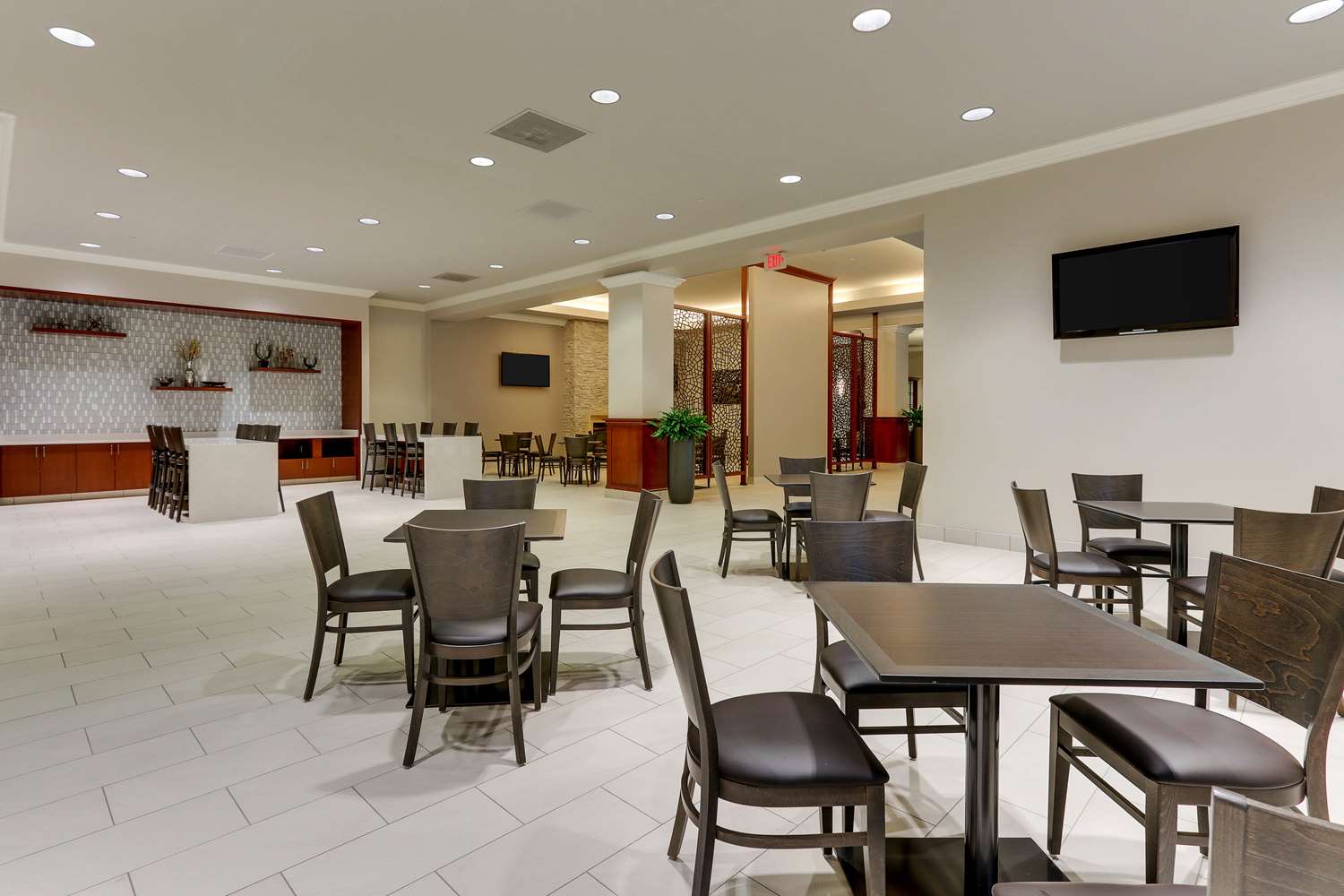 Doubletree By Hilton St Louis Forest Park 23/36