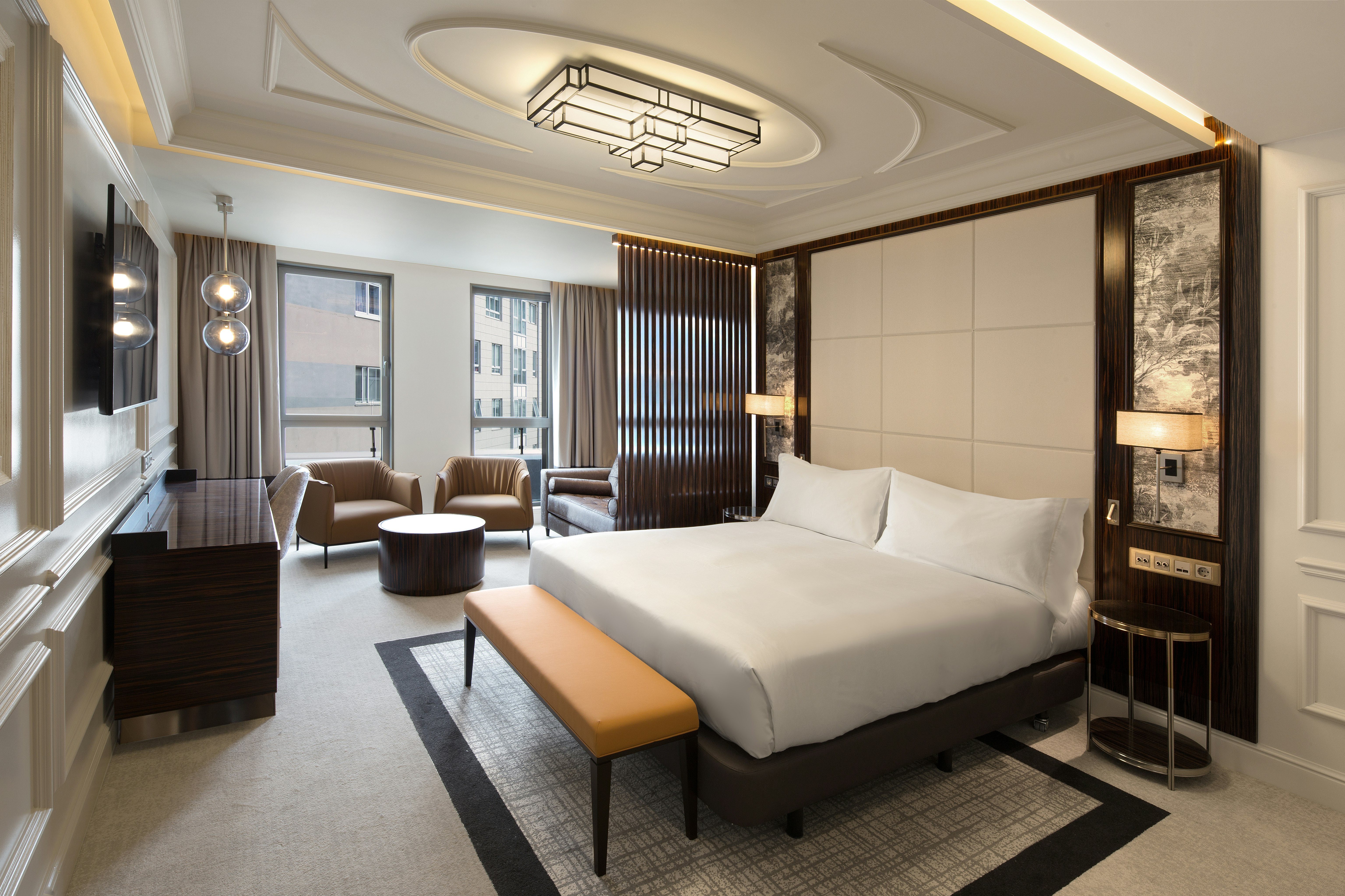 JUNIOR SUITE, KING BED