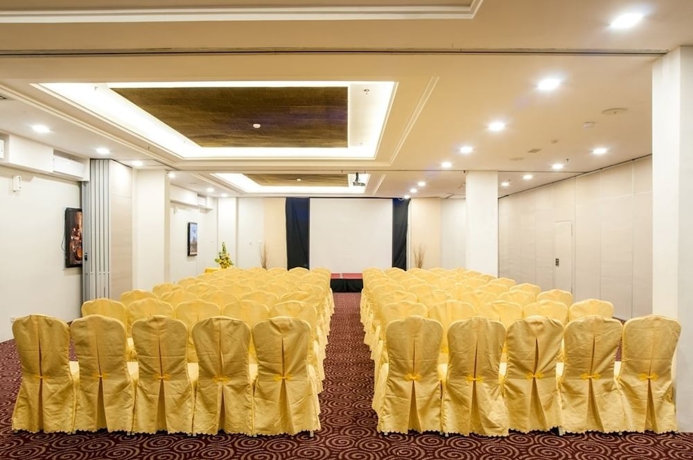 Hom Hotel Kudus 38/41