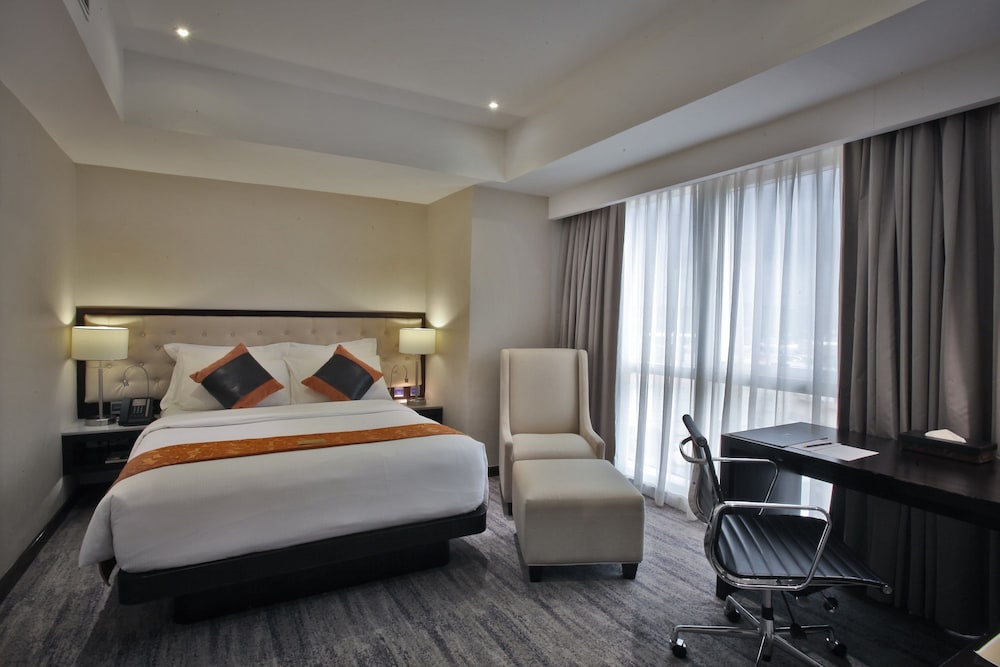 Limketkai Luxe Hotel 7/50