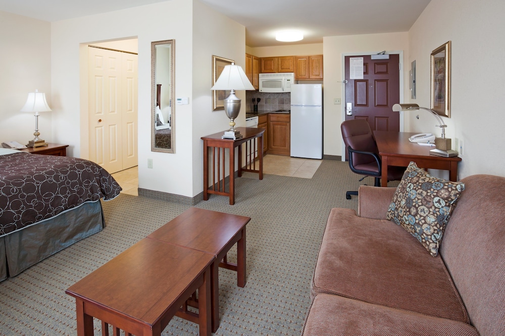 Staybridge Suites Milwaukee Airport South 37/53