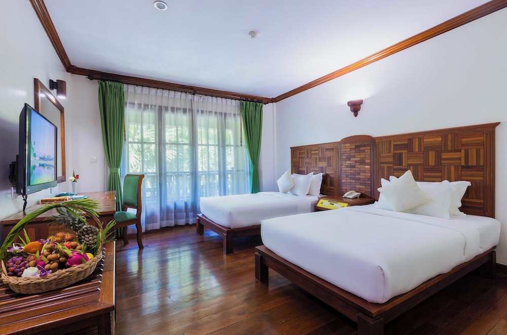 Pierre Hotel 23/64