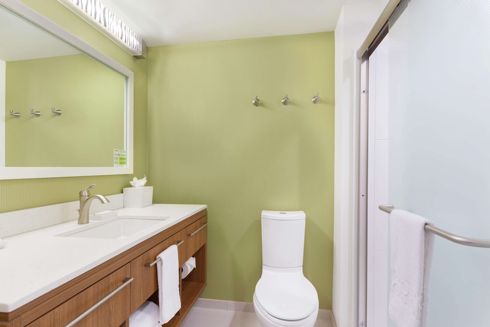 Home2 Suites by Hilton Canton 12/48