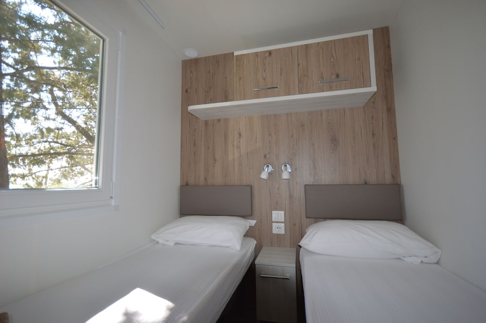 Mobile Home, Standard, Double and Twin Beds