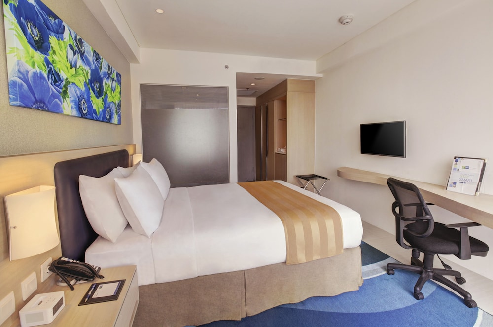 Holiday Inn Express Jakarta International Expo 28/75