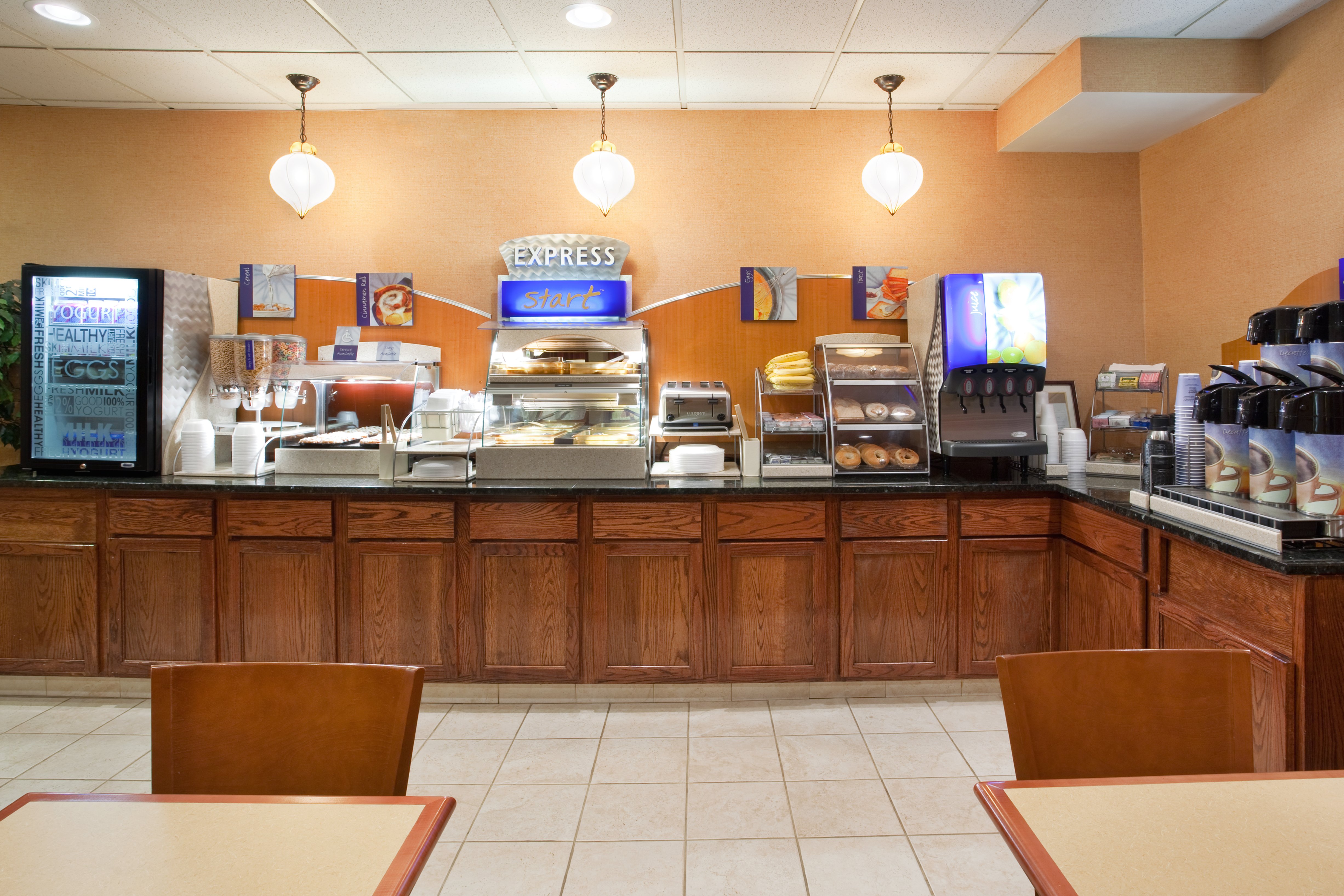Holiday Inn Express Hotel Suites Cleveland Streetsboro 38/38