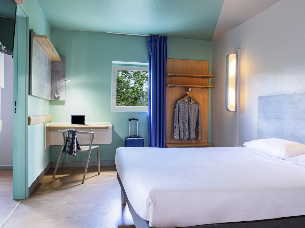 Ibis Budget Grigny Centre 27/40