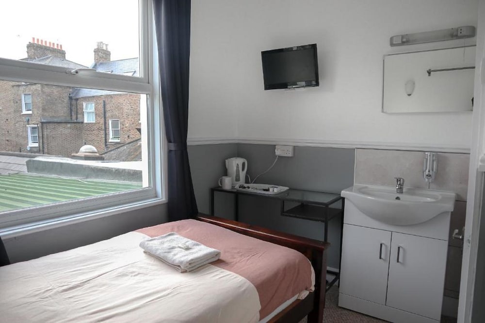 Hotel 261 25/46