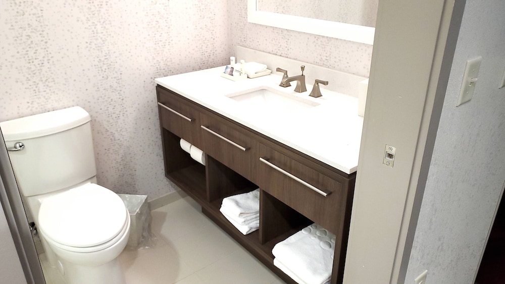 Home2 Suites By Hilton Walpole Foxboro 15/55