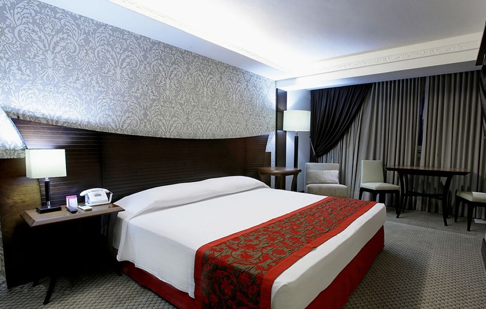 DELUXE, LUXURY, DOUBLE BED
