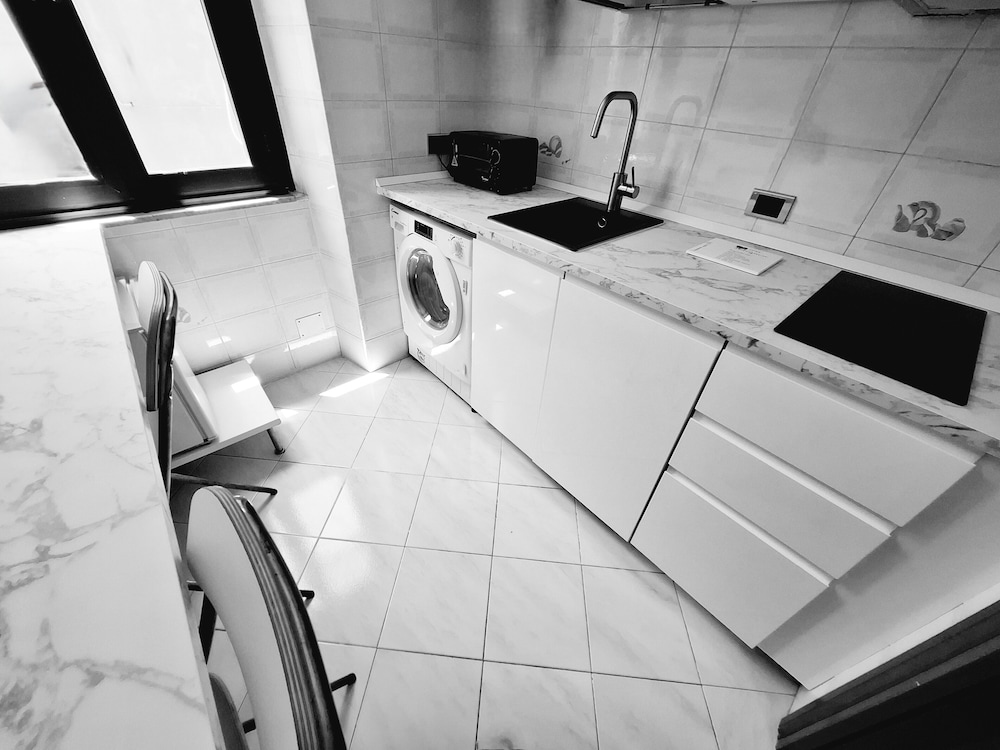 Rhome Sweet Rhome Suite 38/40