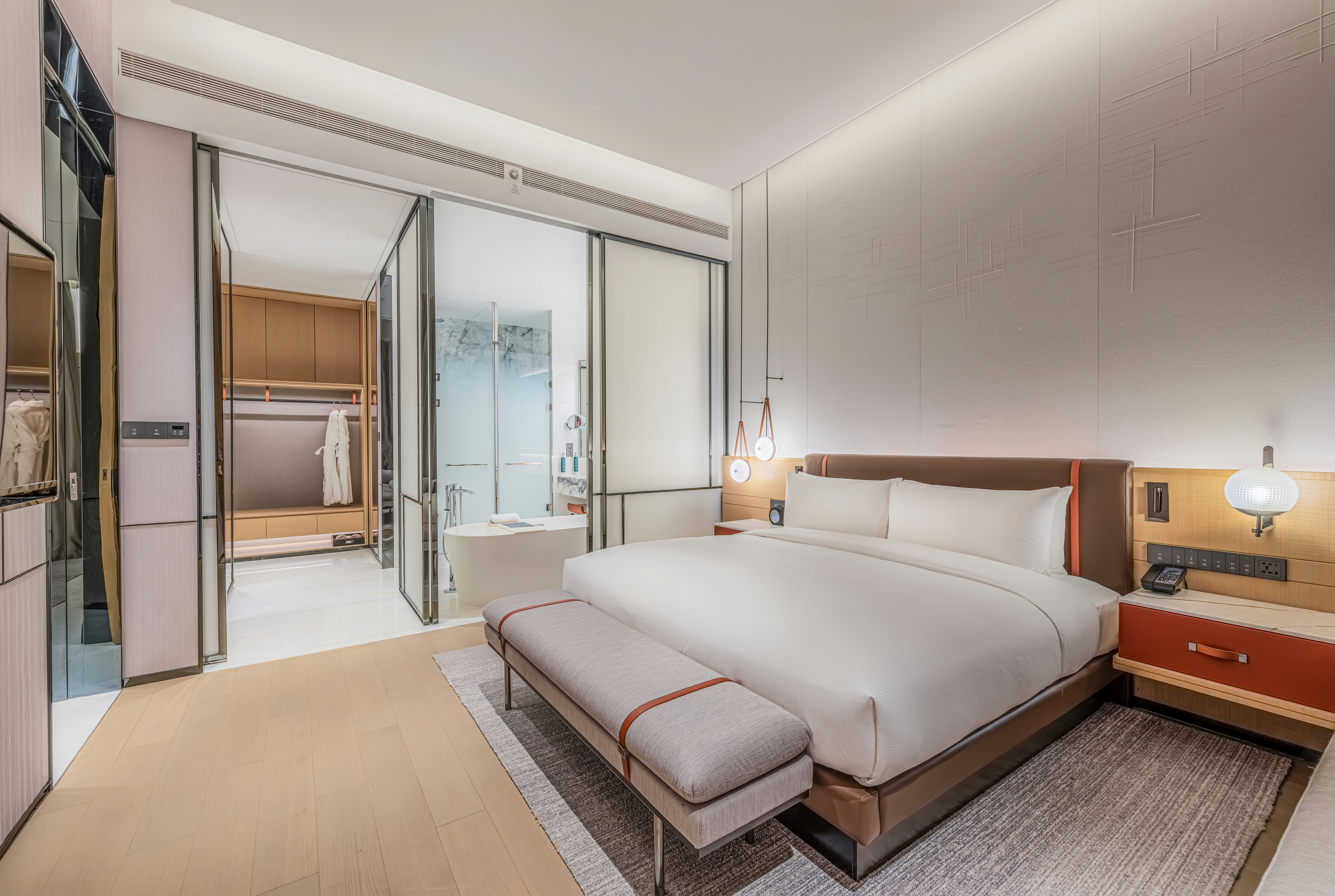 Ambassador, Suite, King Bed