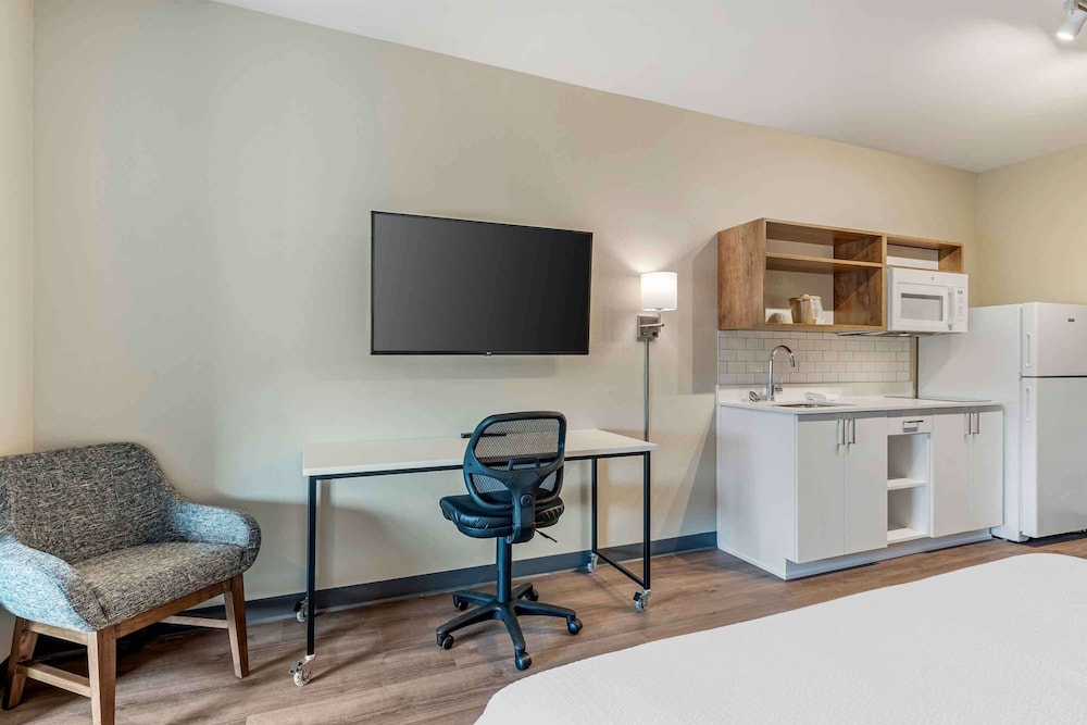 Extended Stay America Premier Suites - Pueblo 16/27