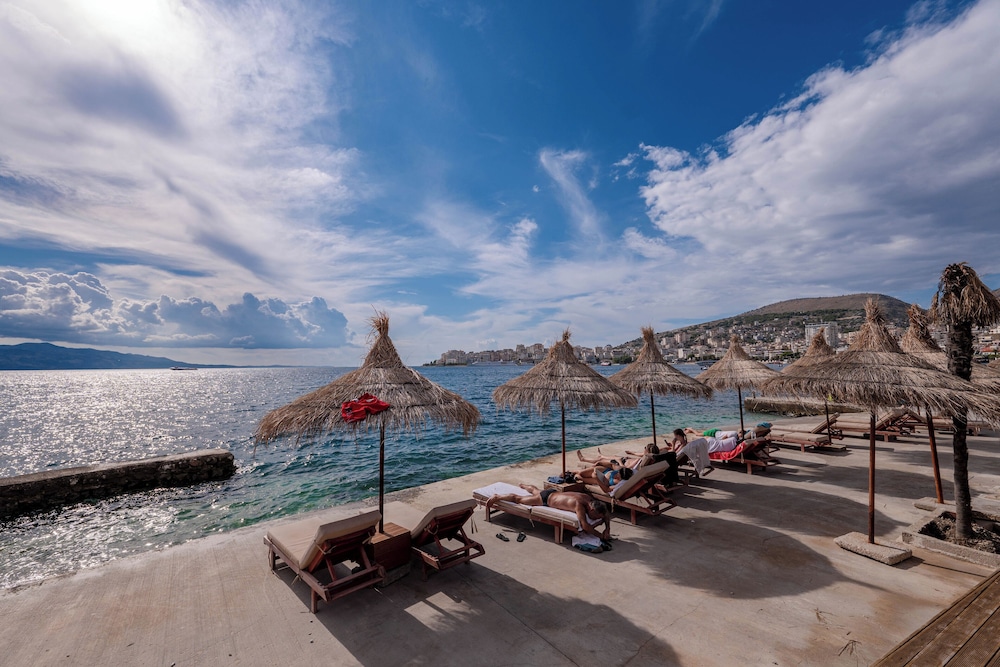GRAND HOTEL SARANDA 40/50