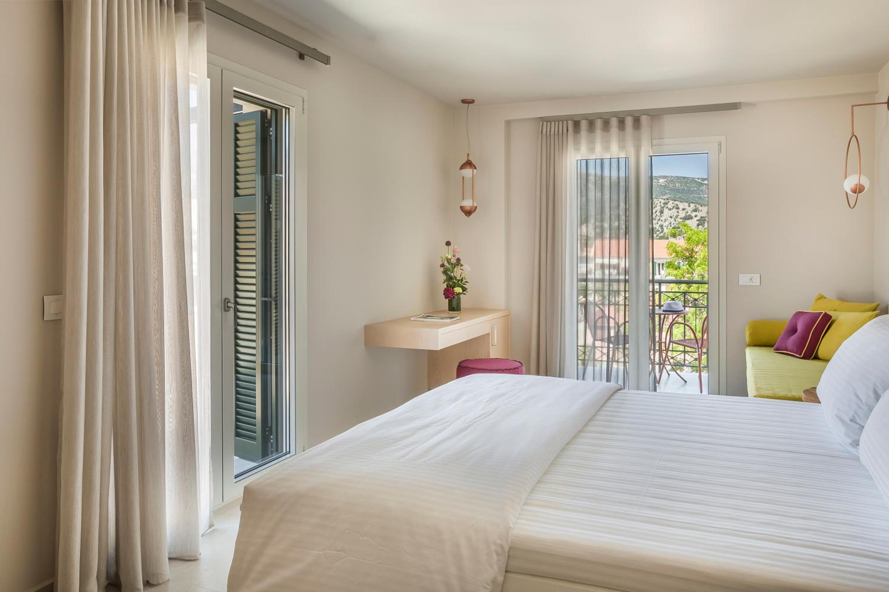 Junior Suite, Outdoor Jetted Tub