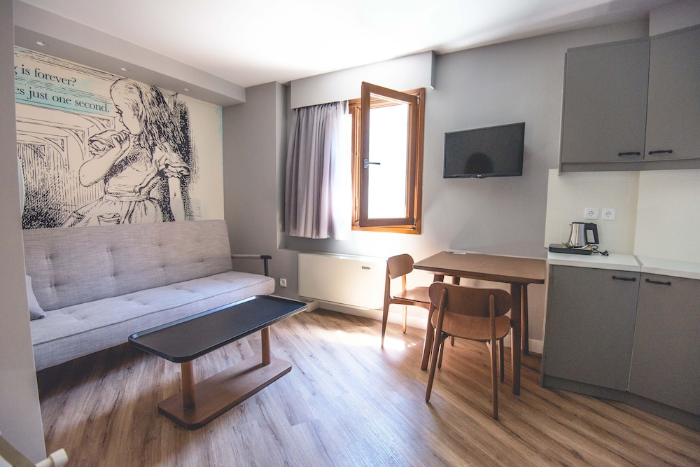 Apollon Library Suites 25/38