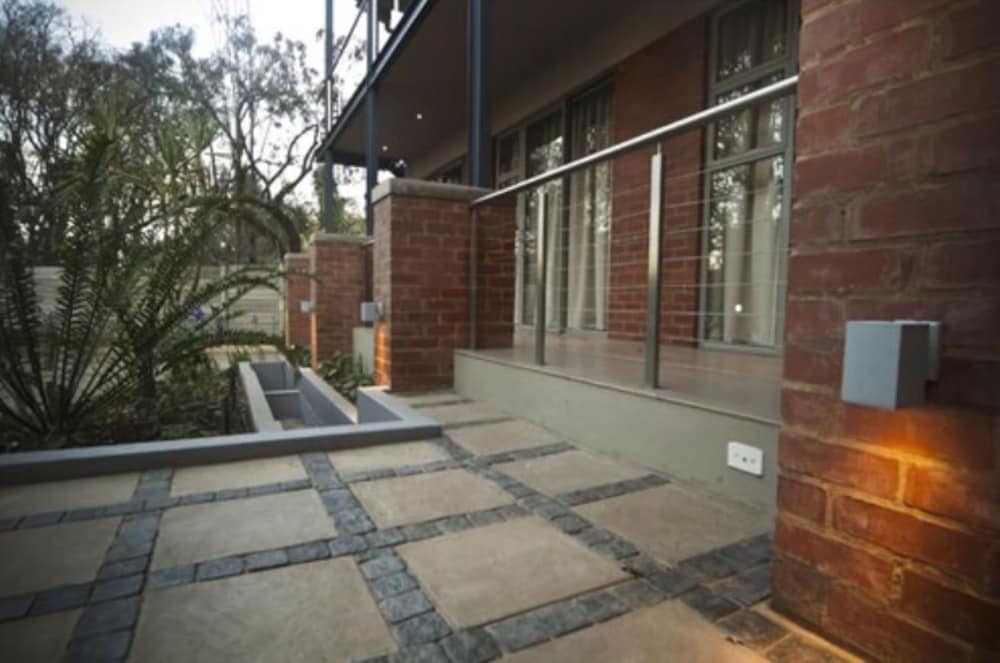 Hudson House 40/44