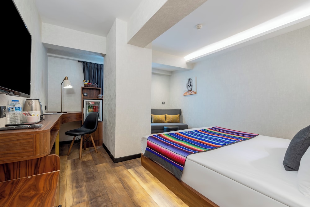 Hay Hotel Alsancak 17/50