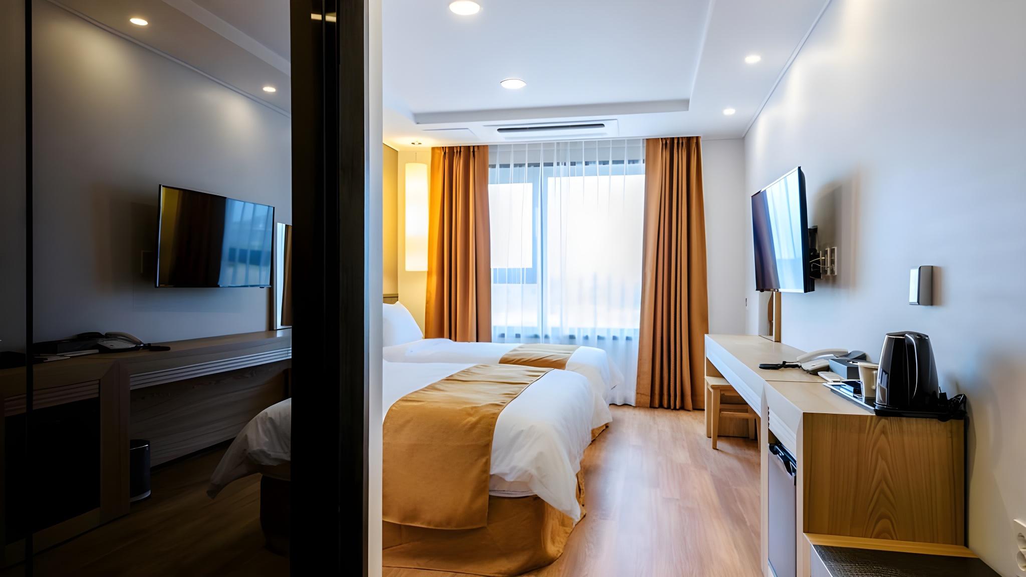 Sunrise, Superior, Twin Beds