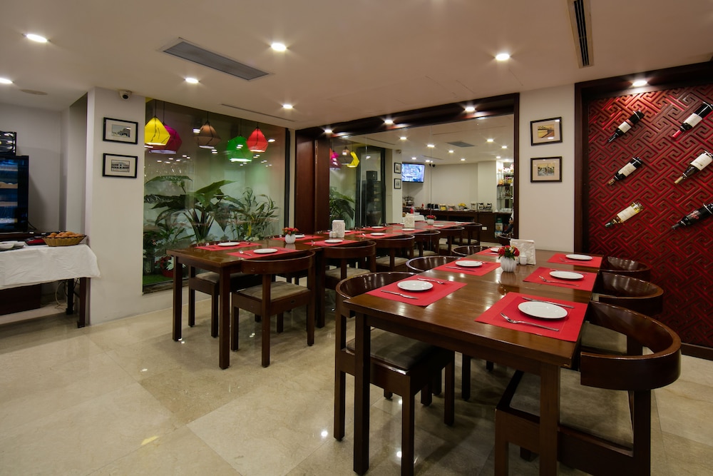 restaurant cafeteria