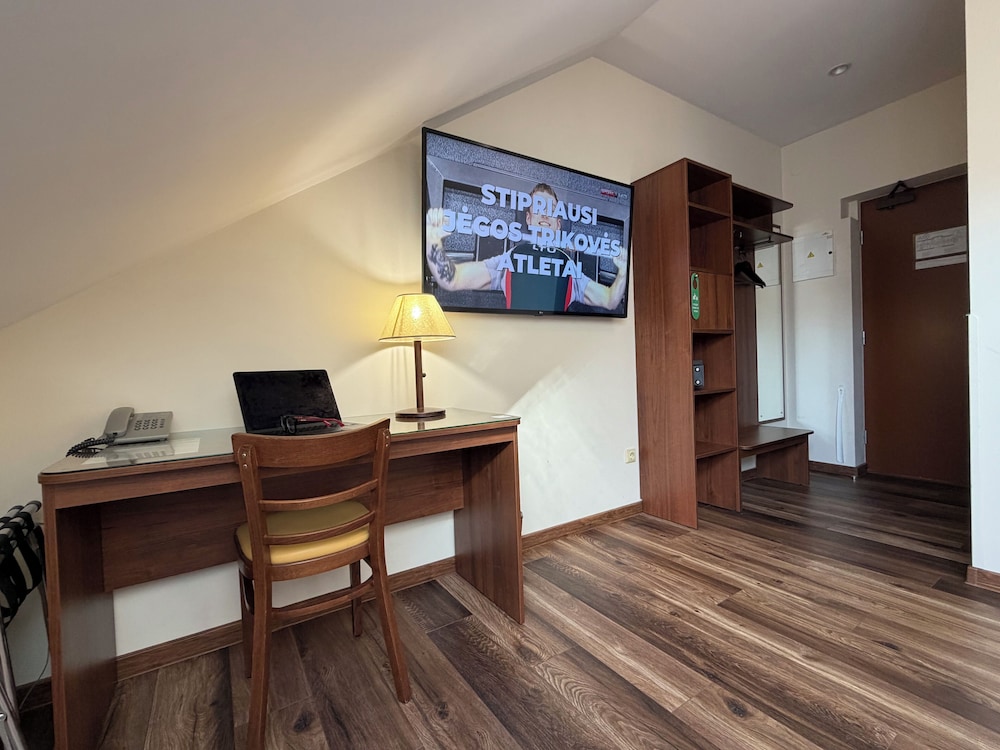 Memel Hotel 13/66