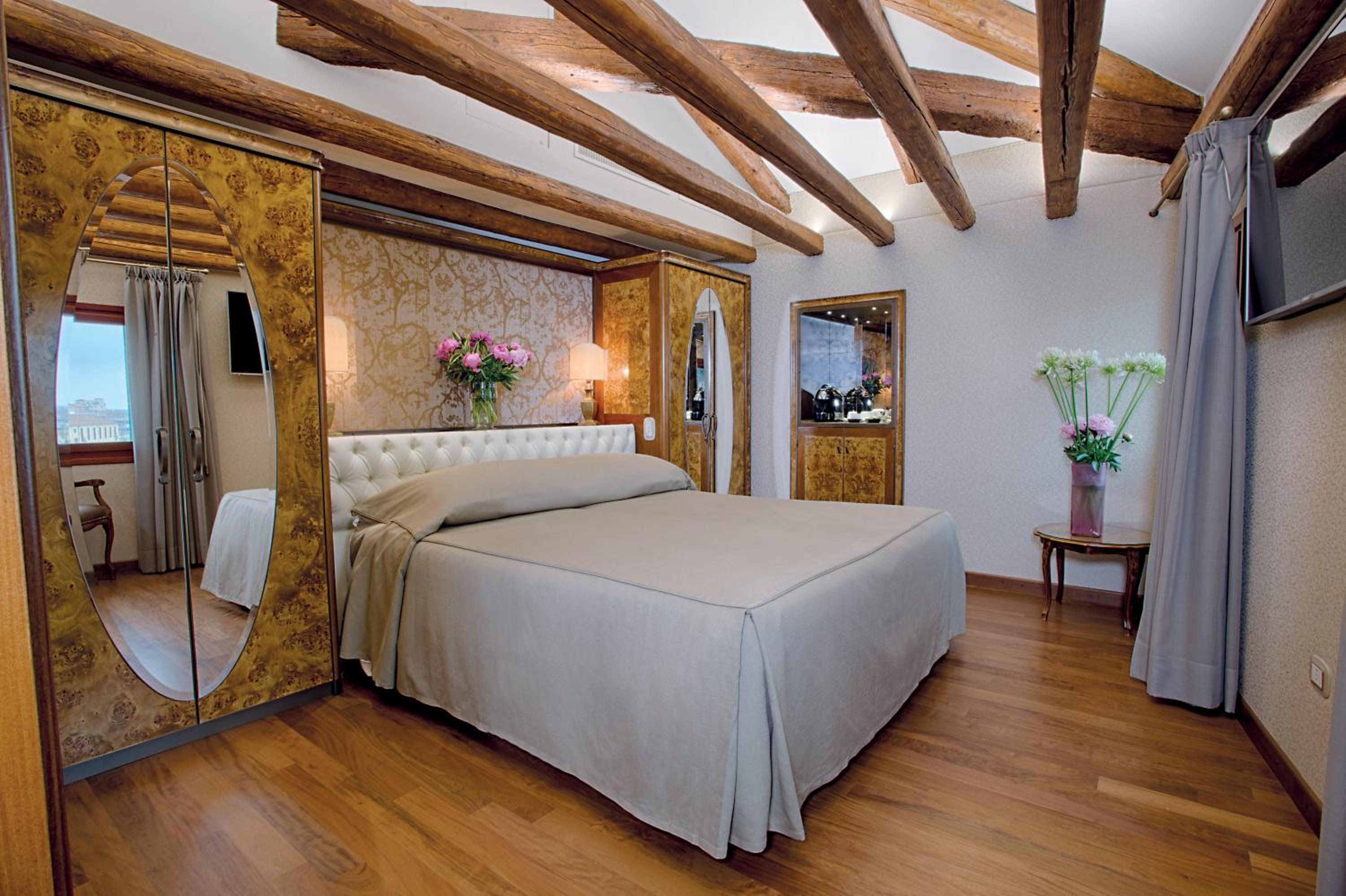 Suite, Double Bed, Grand Canal View