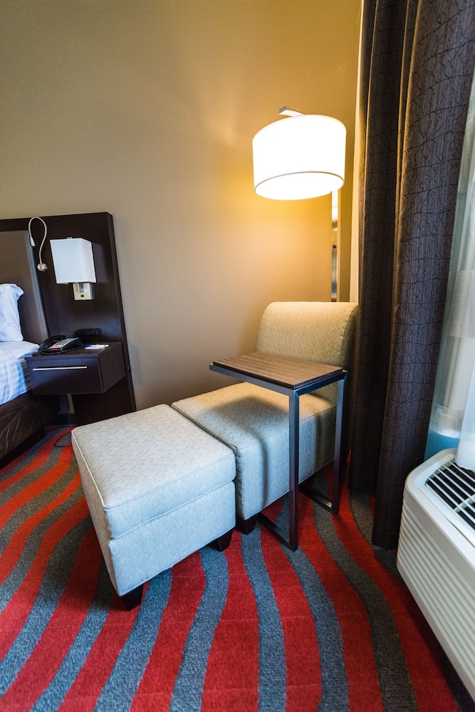 Holiday Inn Express Hotel & Suites Rockingham 18/59