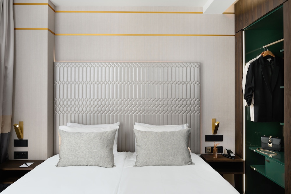 Hotel Emerald & Suites 22/56
