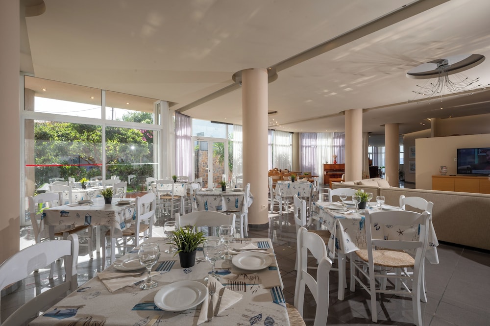 Creteco Hotel & Suites 53/72