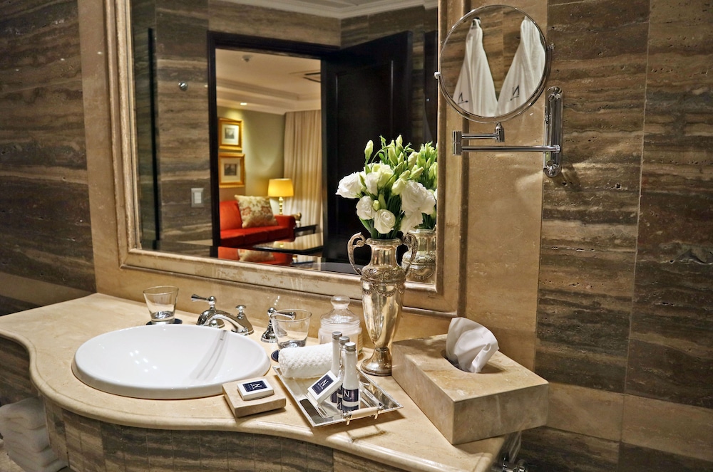 Nino Hotel Boutique 48/50