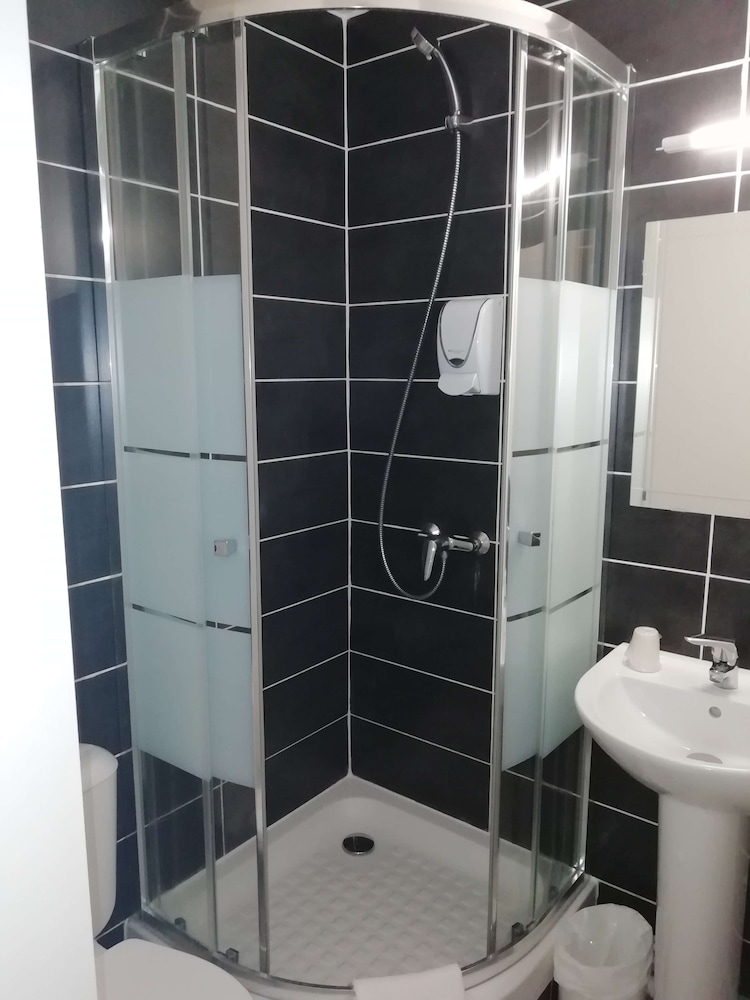 KYRIAD DIRECT DREUX 49/49