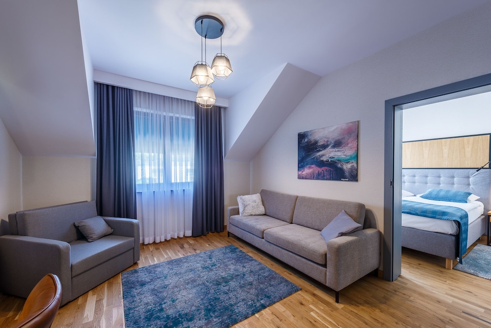Hotel Prezydent 32/48