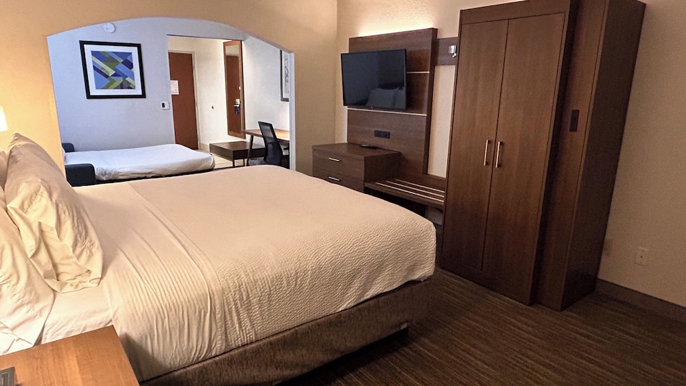 Holiday Inn Express Hotel Suites Reidsville 17/41