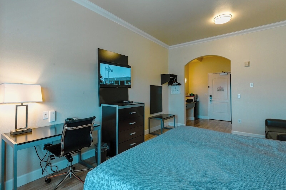 Gateway Inn and Suites Hotel 29/46