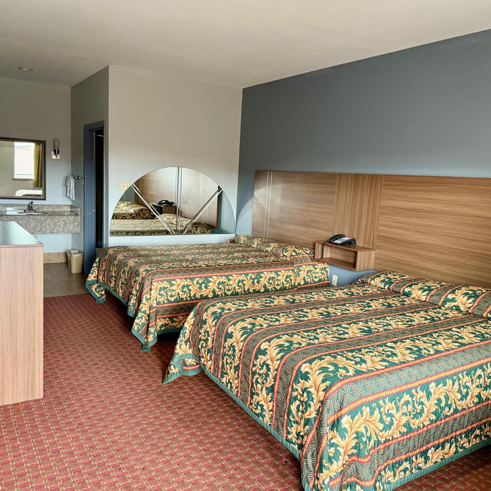Budget Host Inn Stafford - Houston 8/16