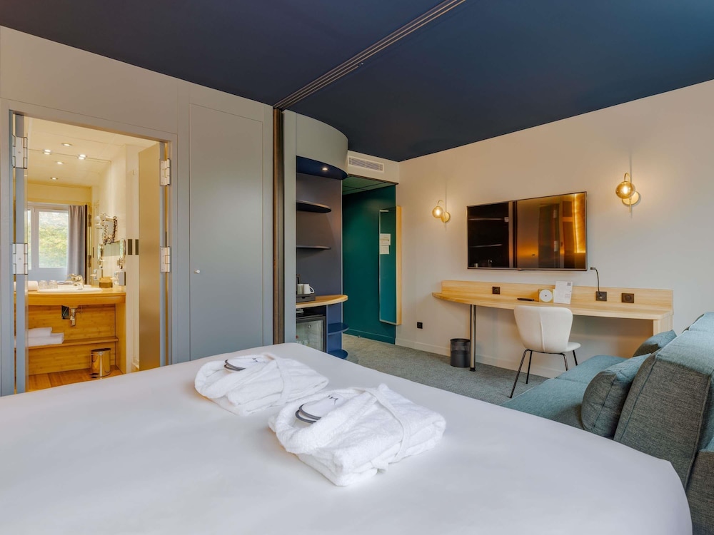 غرفة بريفيليج بسرير مزدوج مع أريكة، Mercure Lyon Est Villefontaine 3/10