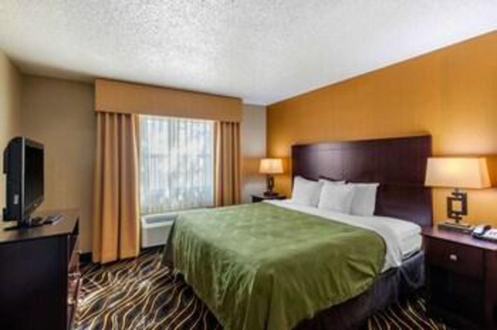 جناح بغرفة نوم واحدة، Quality Suites Addison-Dallas 5/7