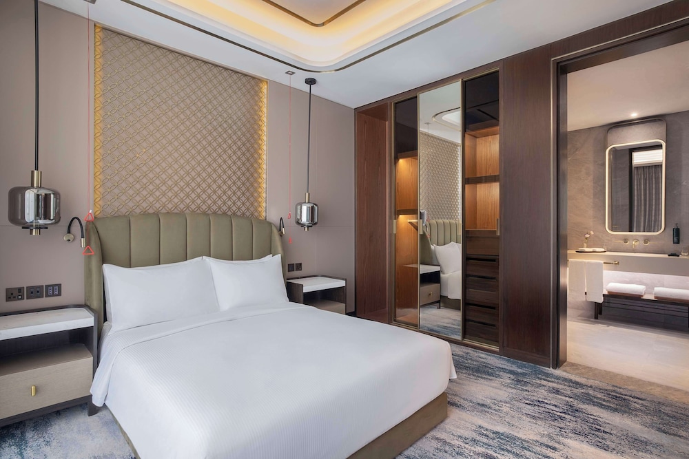 GUEST ROOM, QUEEN BED, ACCESSIBLE