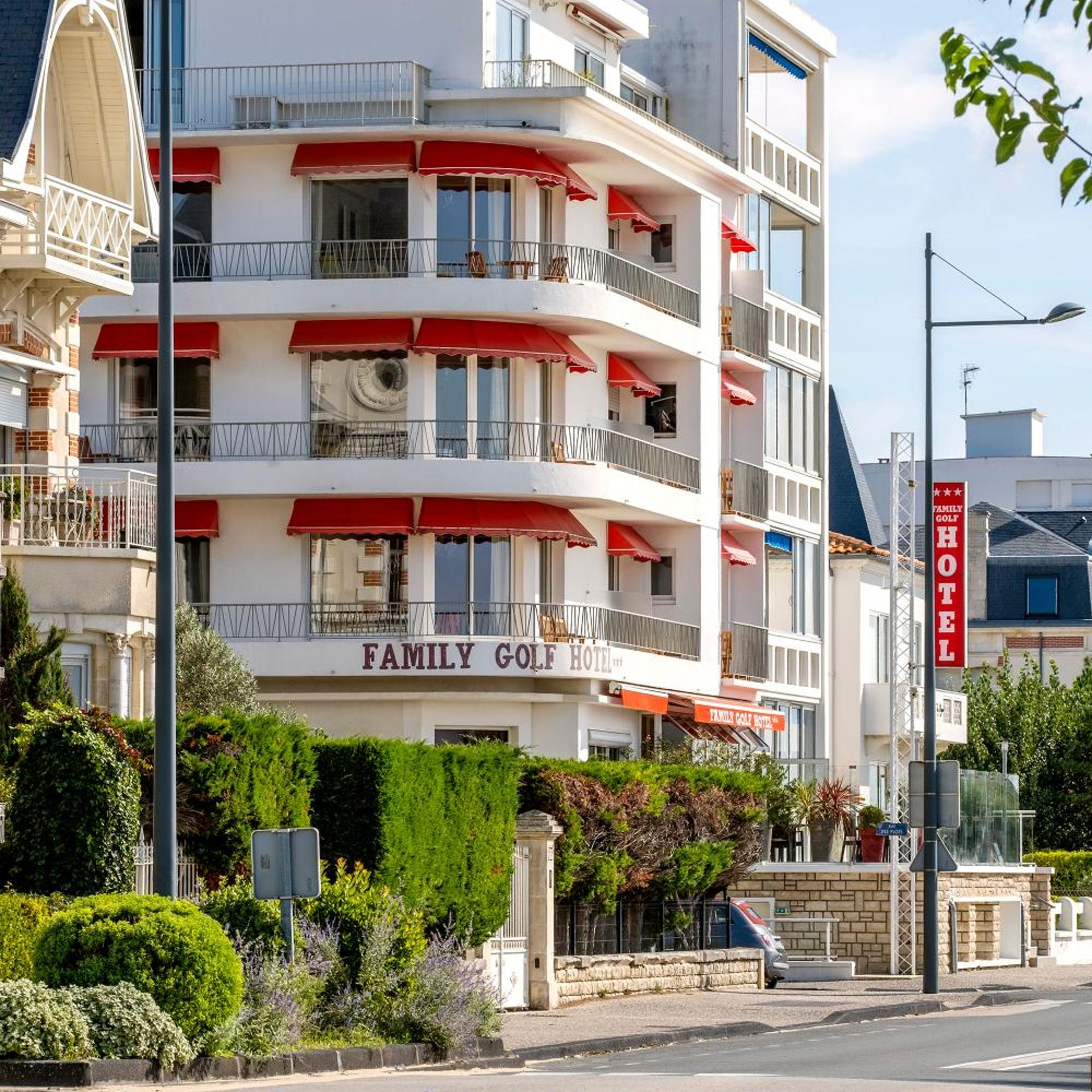 Family Golf Hotel 3/58