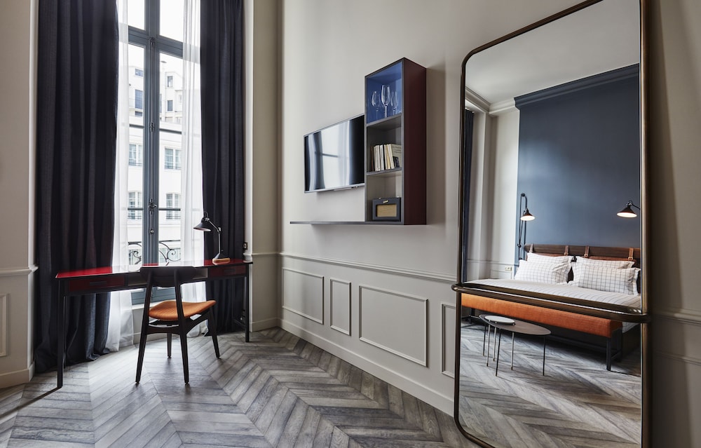The Hoxton Paris 37/65