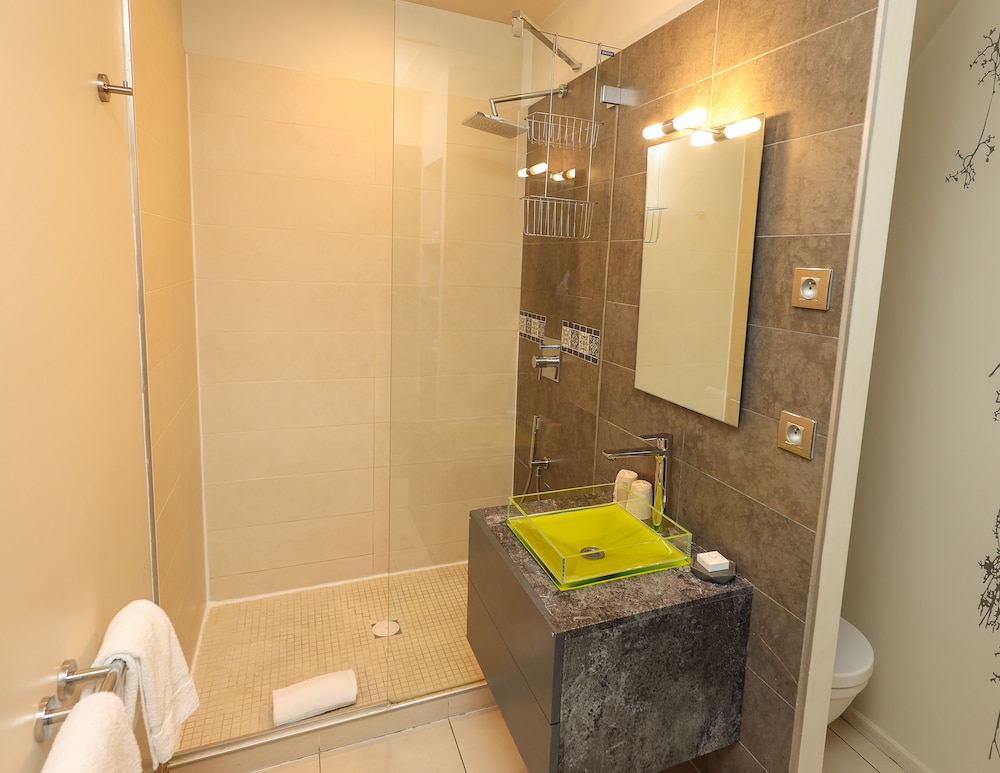 Chateau Lacan Hotel 50/50
