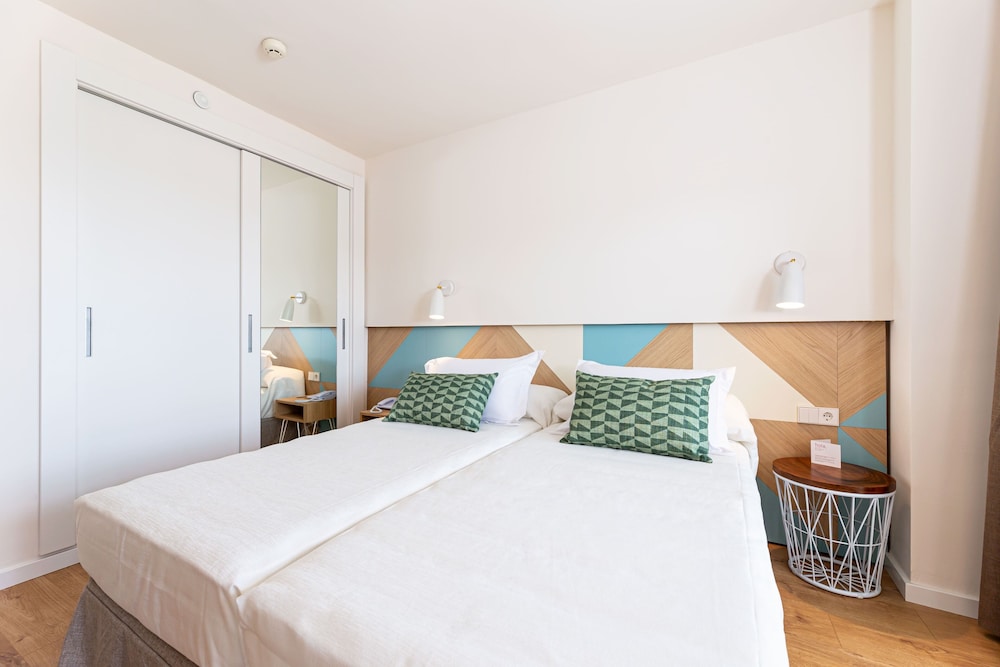 Js Portocolom Suites 12/50