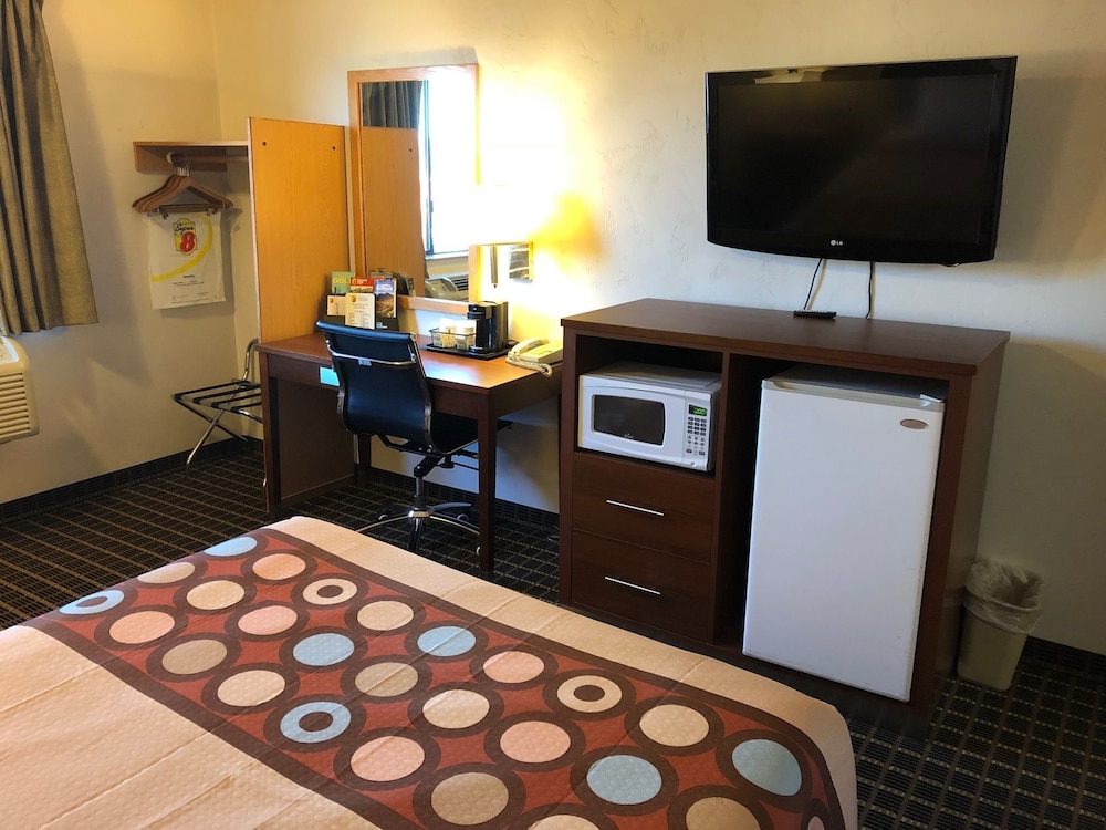Super 8 By Wyndham Klamath Falls 21/28