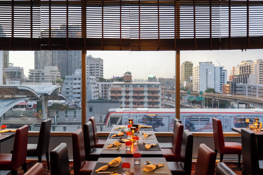 Four Points by Sheraton Ploenchit Bangkok 41/56
